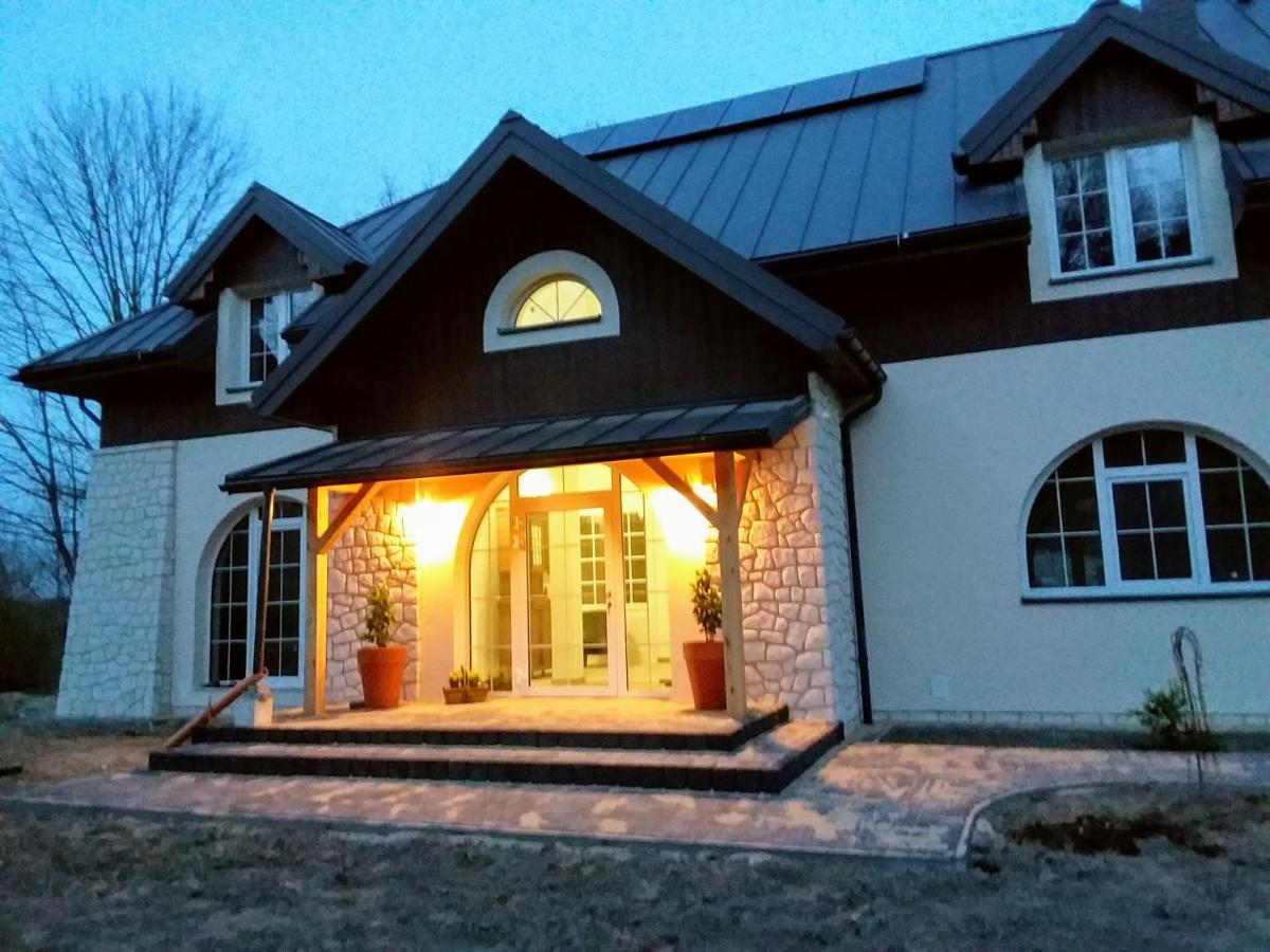 Dworek Akacja Uslugi Hotelarskie Janowiec Exterior foto